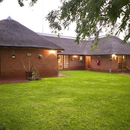 The Willows Guesthouse Bloemfontein Esterno foto